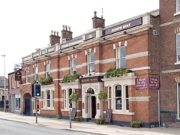 Queens Hotel (Holt) Macclesfield